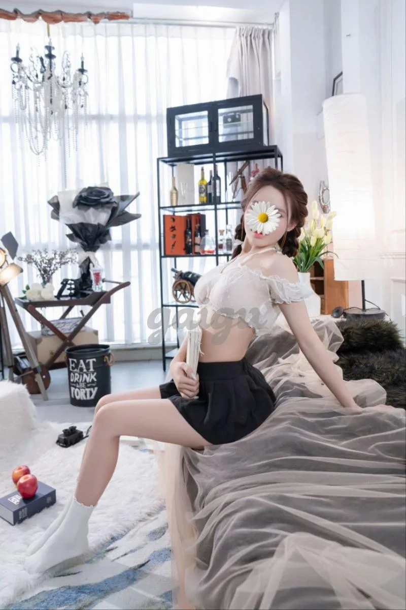 Reup: Ngân Andrea _ Gái xinh, thân hình bốc lửa