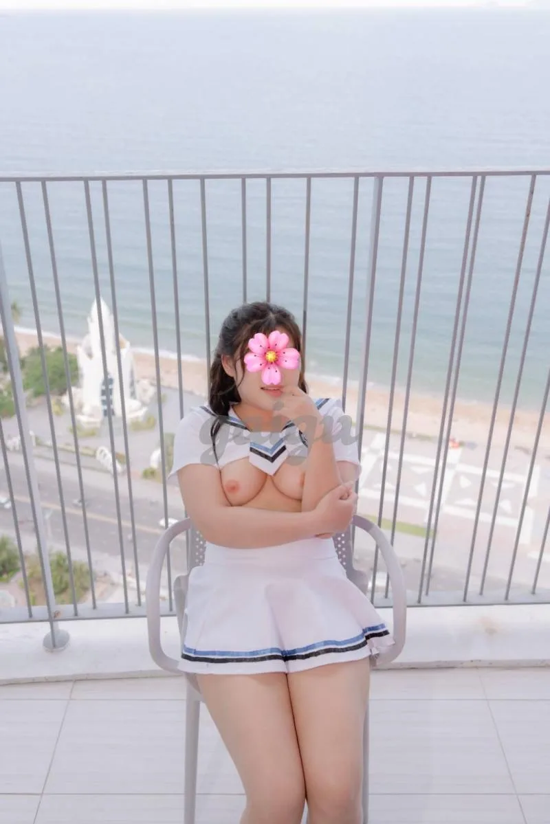 UYÊN UYÊN❤️2K5 XINH XẮN VÚ ĐẸP BODY NÓNG BỎNG LẦN
