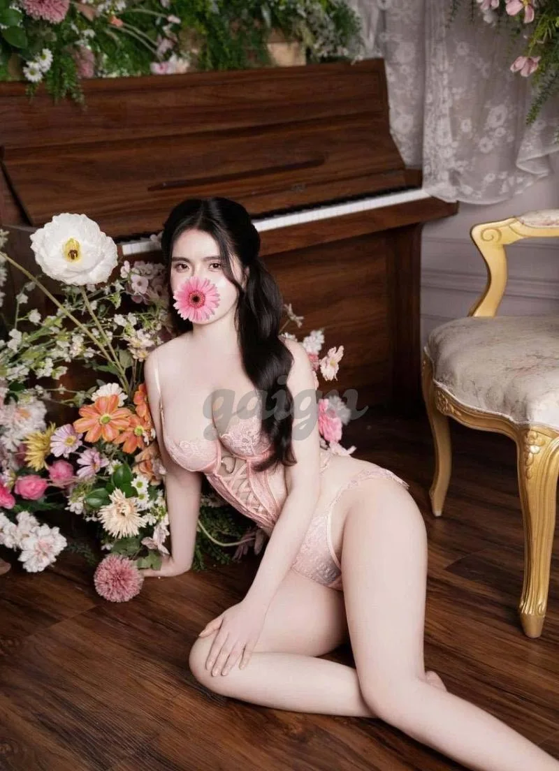 TRÚC ANH - Nàng thơ chuẩn model - xinh chuẩn thước ngọc