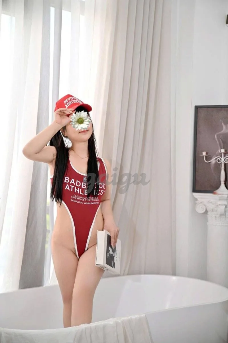 Mộng Mơ - Em Gái Lễ Tân Lần Đầu Debut Xinh Dâm Khó Cưỡng