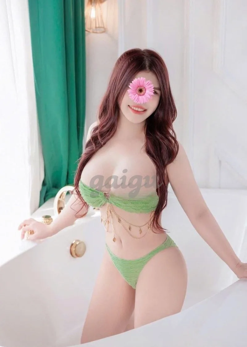❤️ NGỌC TRINH ❤️ Em gái Mặt xinh - Vú Bự - Yêu chiều khách