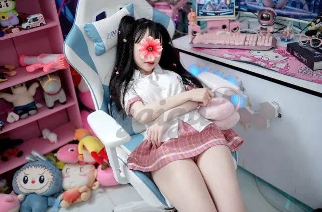 Khả Ái 2K2 - Streamer Mới Nổi - Cân Đường Tình Thắng Đường Đua