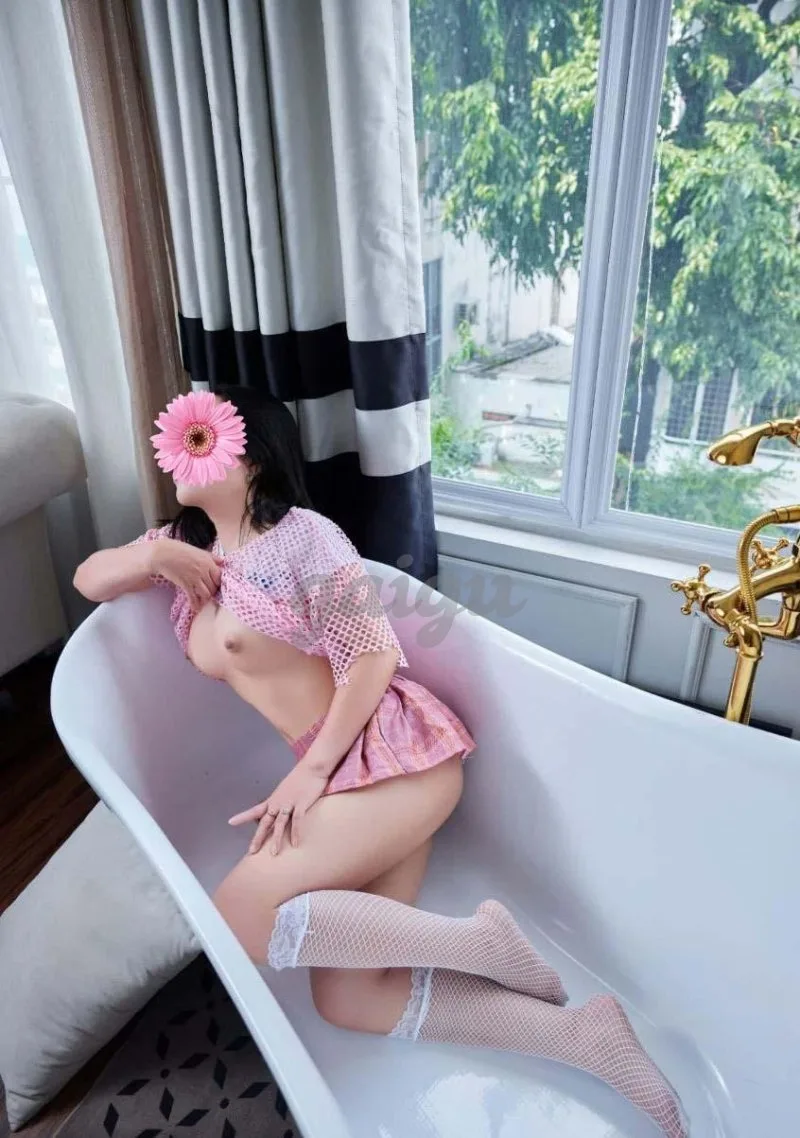 Diệu Linh_Hàng Ngon Giá Rẻ - Nhiệt Tình Dâm Đãng - Gặp Là Phê