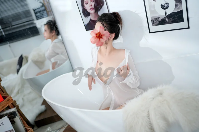 Lili Ngực To Bím Hồng Thần Dâm