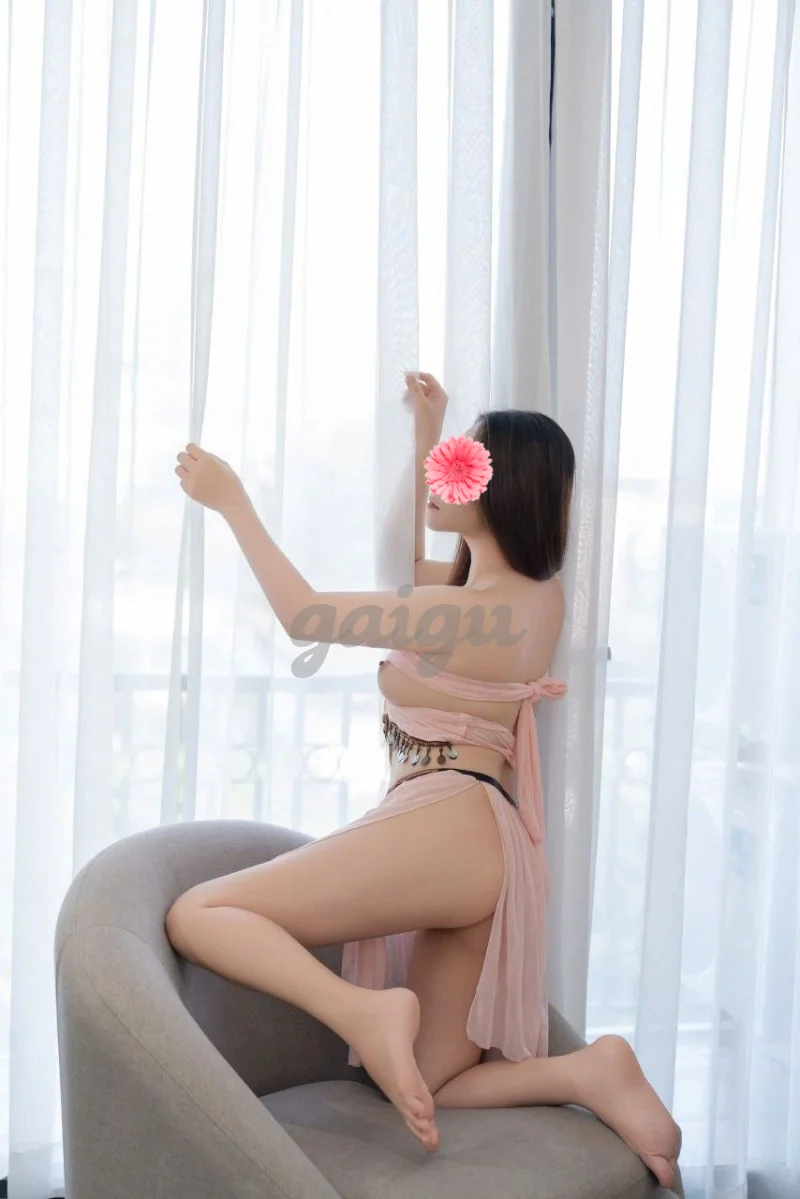 Như ý🔥siêu dễ thương nhiệt tình vú to mông chòn mặt xinh làm tình say mê