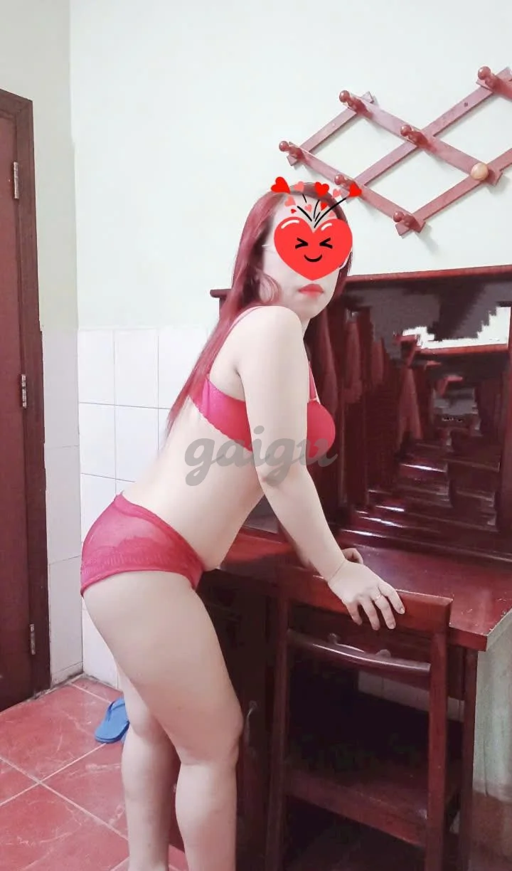 NHI MÚP,dâm, da trắng, mặt xinh.