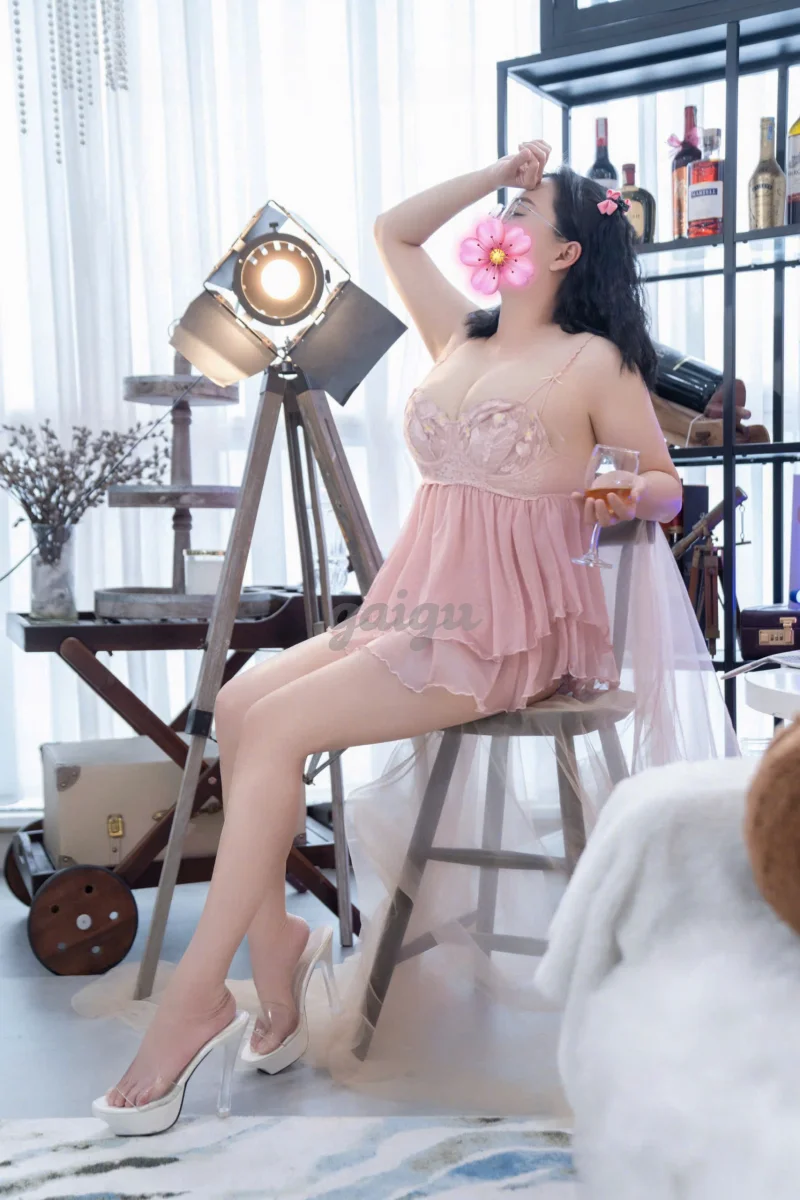 Trang Nhi - Xinh Gái Đáng Yêu - Vú Đẹp Bím Non Nước Nôi Nhoe Nhoét