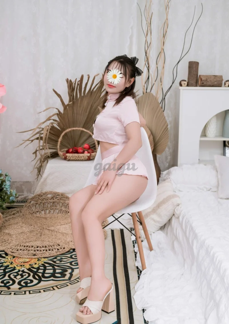 Phương Anh | Em gái mới vào nghề. Vui vẻ nhiệt tình