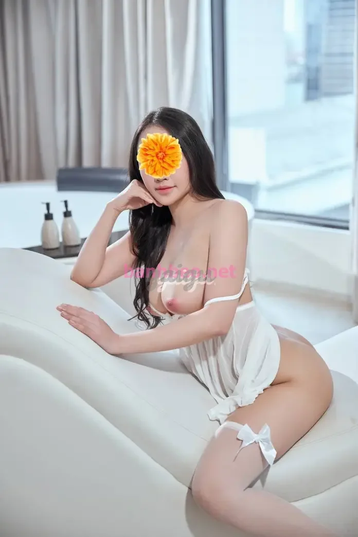 NEW ✨JULIA XINH NHƯ BÚP BÊ-NGỰC NỞ-MÔNG CONG-RẤT GỢI TÌNH