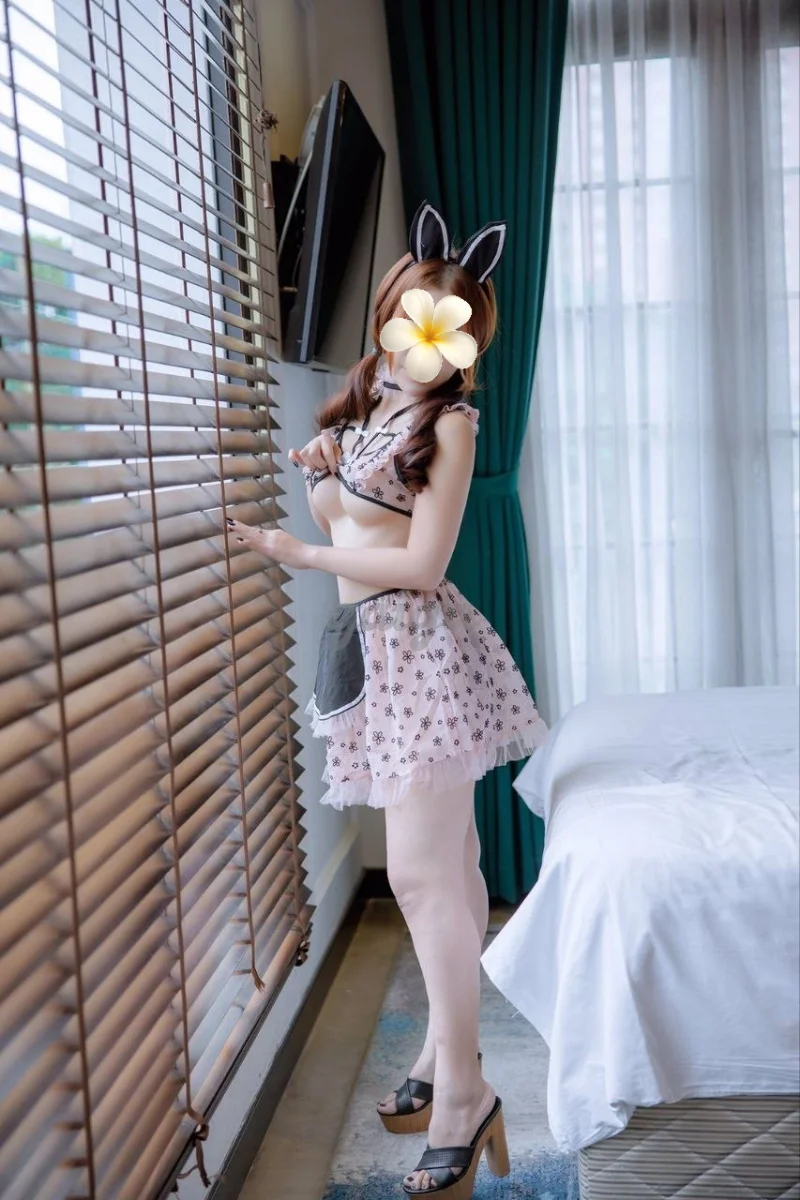 Thảo Nhi - Vú to, dáng đẹp, bím non tơ.