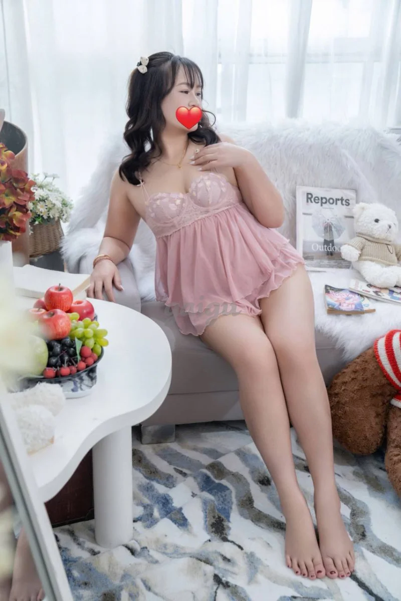 Gia Hân_ Gái dâm chiều khách, làm tình cực đã