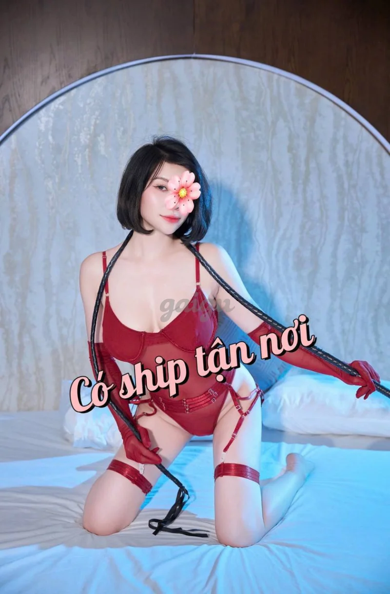 Linh Linh_ Mặt xinh, dáng đẹp, làm tình phê
