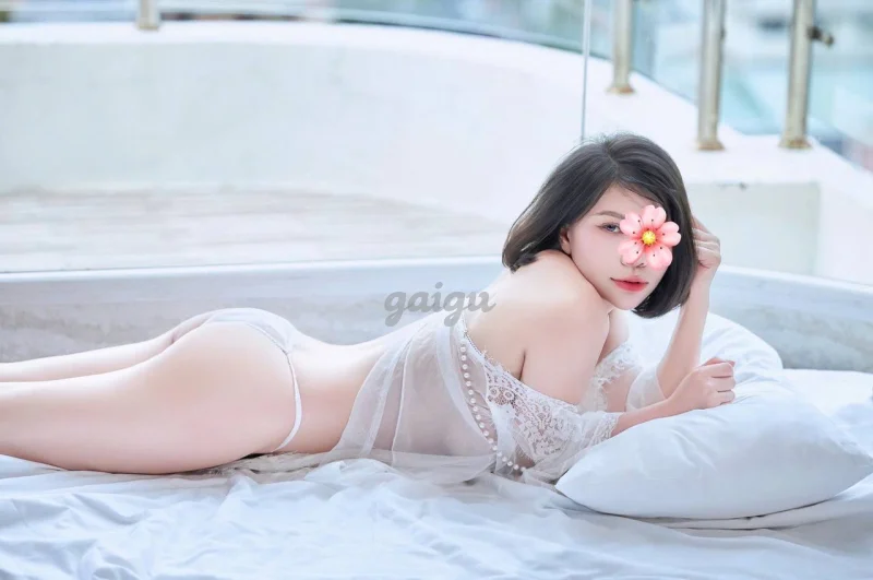 Linh Linh_ Mặt xinh, dáng đẹp, làm tình phê