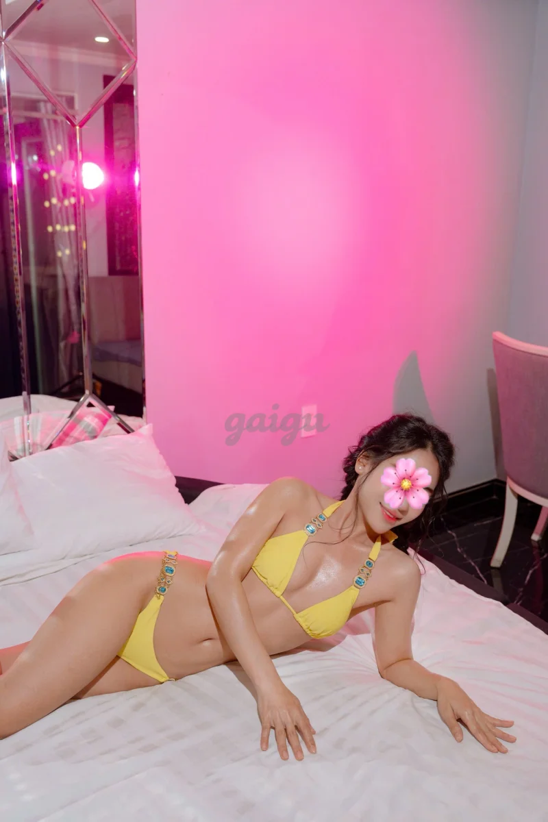 BÉ NGỌC - XINH ĐẸP CAO RÁO CÙNG NỤ CƯỜI TOẢ NẮNG - BODY ĐẸP