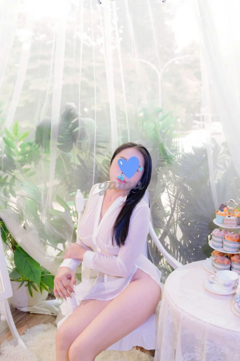 SU SU - BÚP BÊ MẶT CỰC XINH EM NGỰC TO, BƯỚM NGON – SV BAO PHÊ NHIỆT TÌNH PHỤC VỤ ANH EM