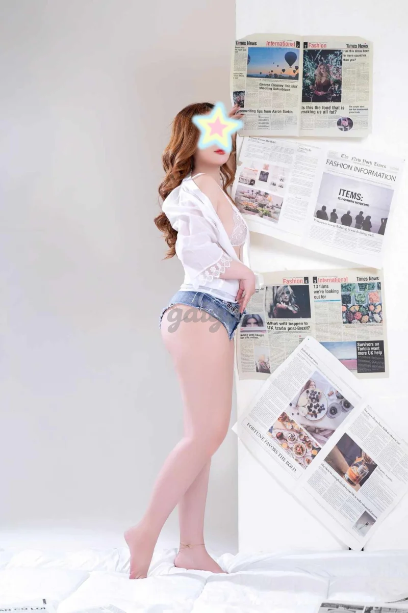 ⭐HẠNH TRANG NGỌT NGÀO XINH ĐẸP MÀ CÒN BIẾT CHIỀU CHUỘN
