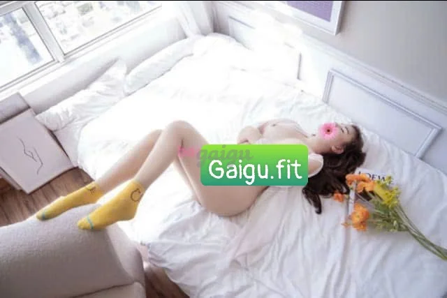 Gái Non Phương Nhi_ Mặt xinh, dáng sexy