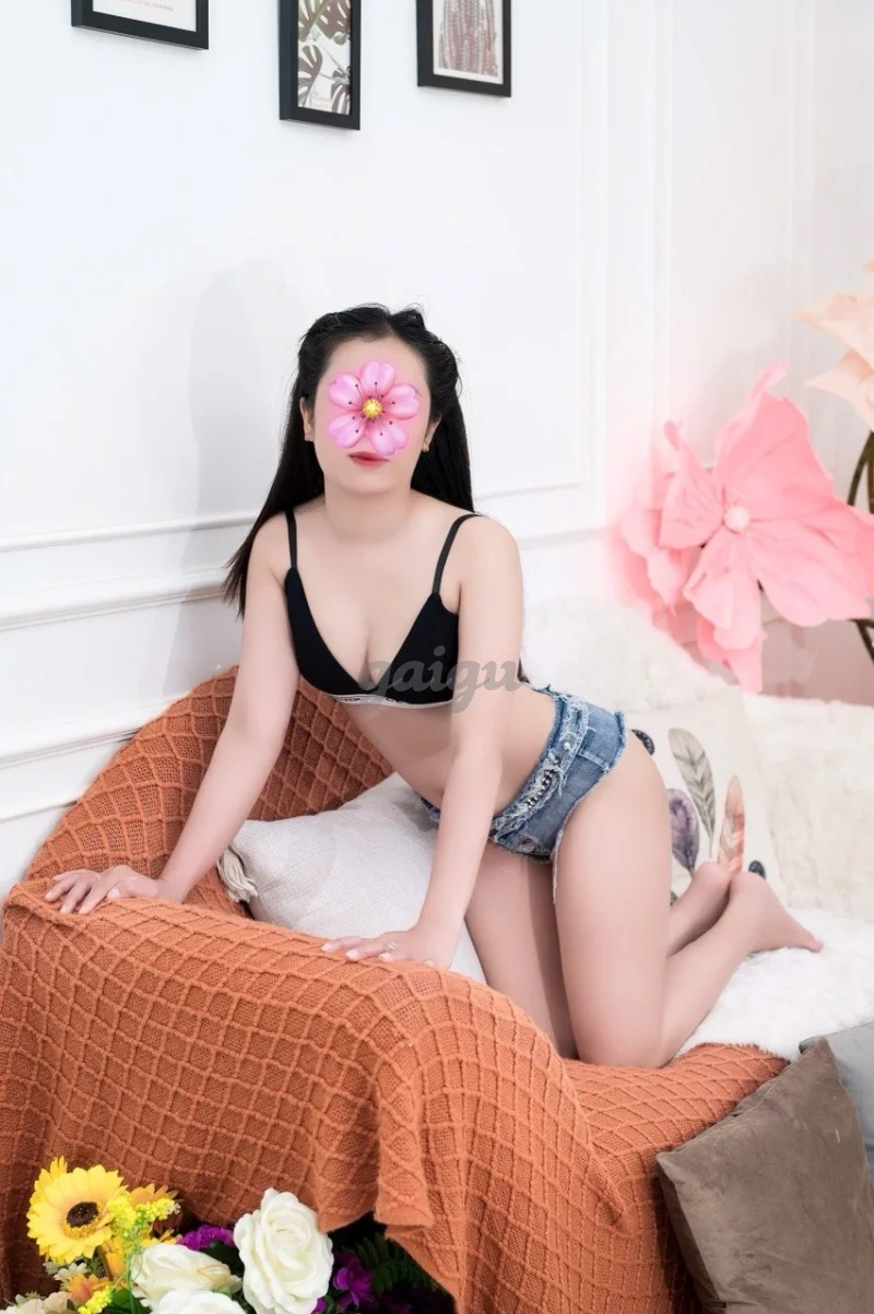NGỌC NHI Xinh Đẹp Gợi Cảm Sexy