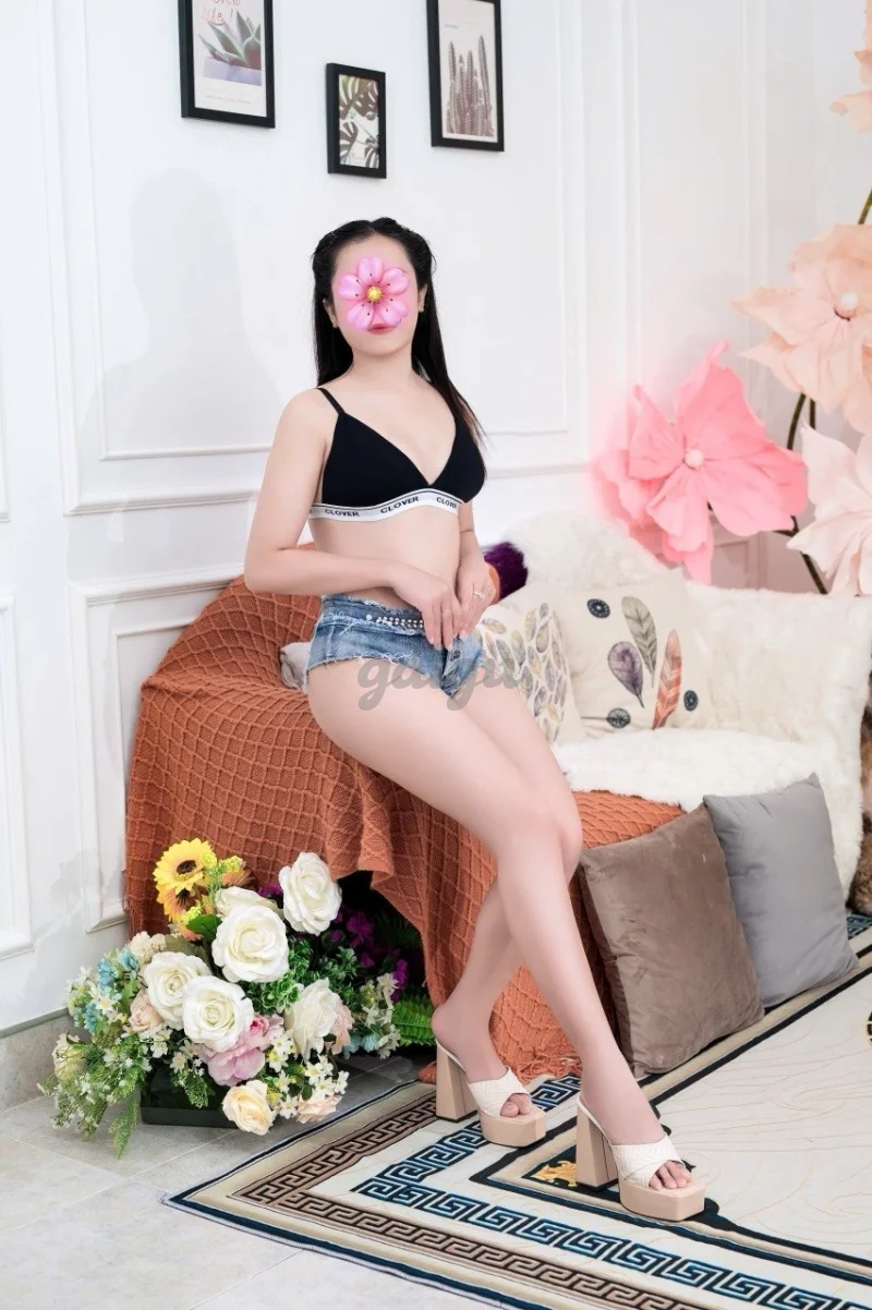 NGỌC NHI Xinh Đẹp Gợi Cảm Sexy