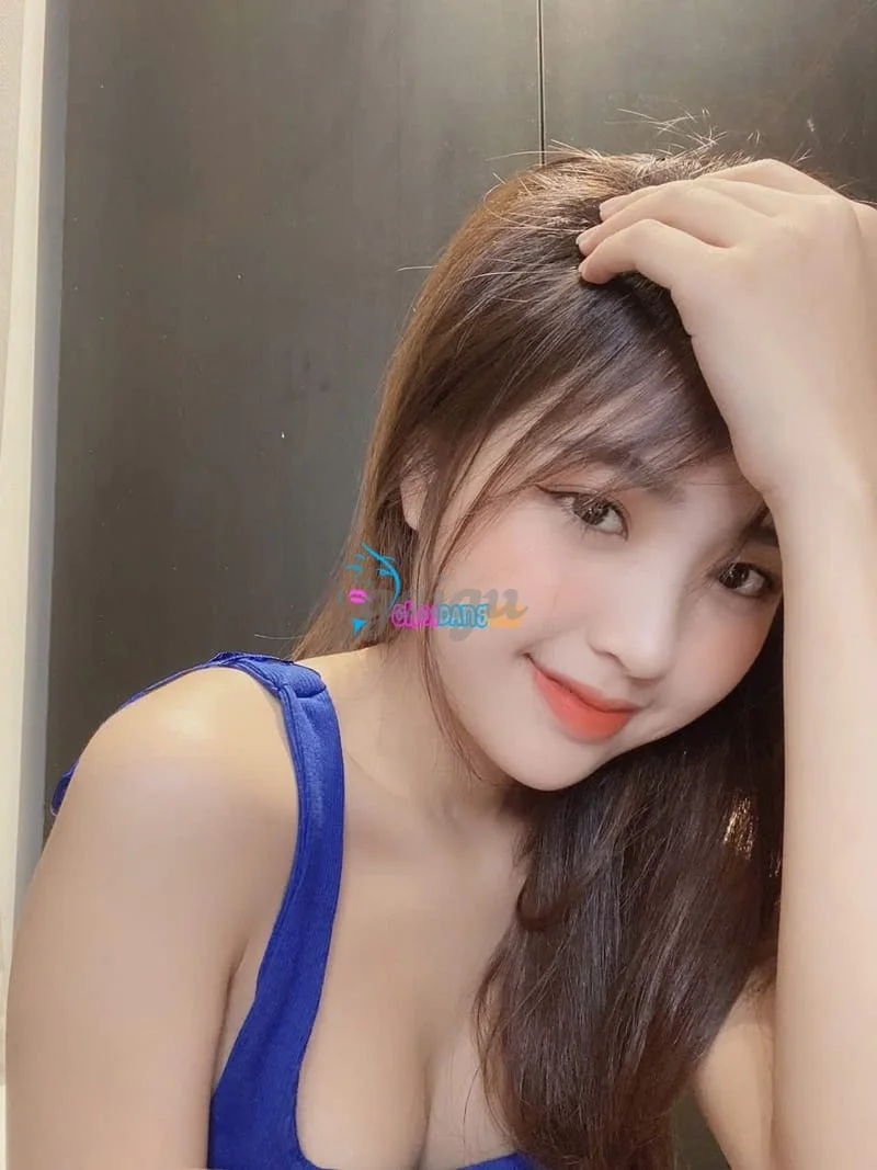 GIA LINH - LẦN ĐẦU TIÊN LÊN SÓNG - THÂN HÌNH ĐẸP