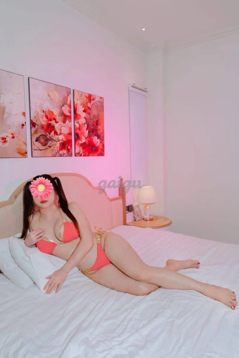 HOT NGỌC HÂN ,MÔNG VÚ TO TRÒN, DÁNG CAO, SIÊU DÂM