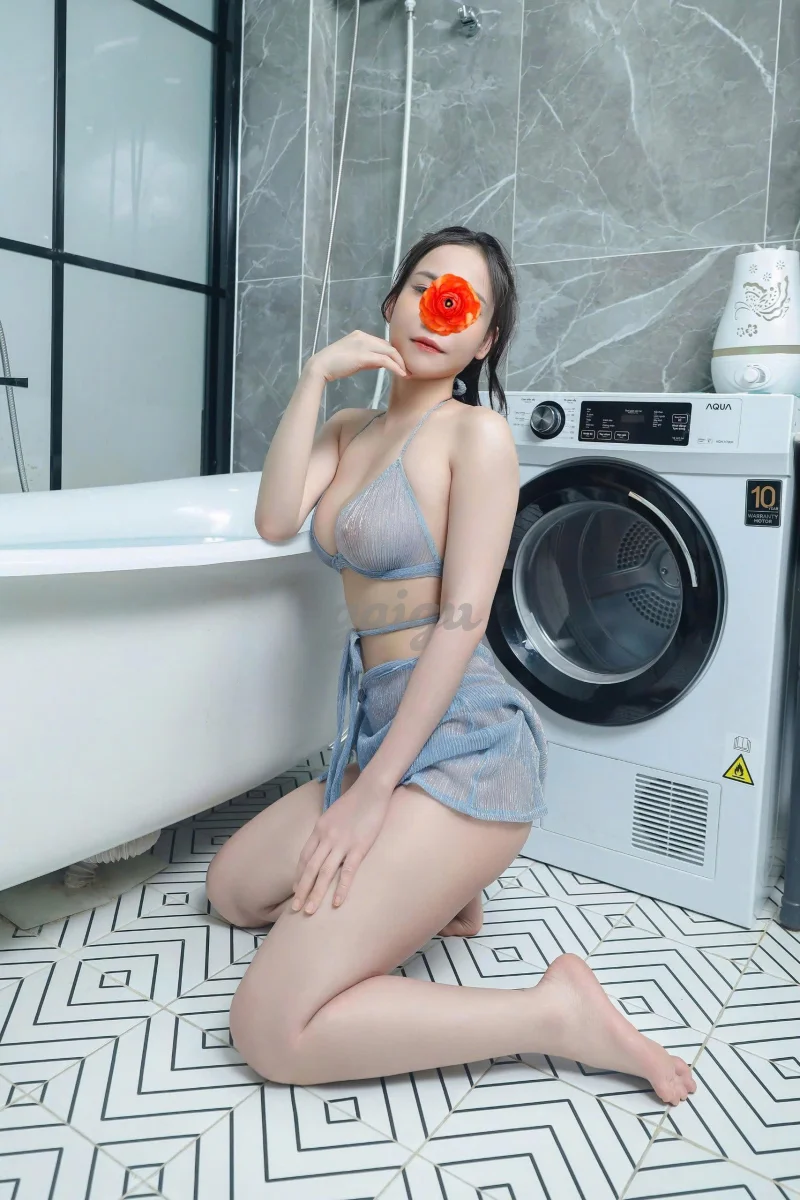 BÉ DƯƠNG - GÁI XINH TRẺ ĐẸP - LẦN ĐẦU LÊN SÓNG- DÁNG NUỘT QUYẾN RŨ - BÚ LIẾM ĐIÊU LUYỆN -CHIỀU KHÁCH