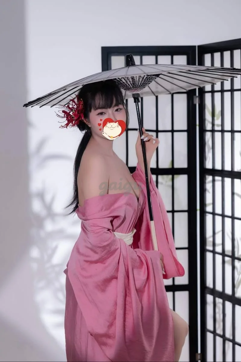Thy Thy_ Gái xinh body gợi cảm