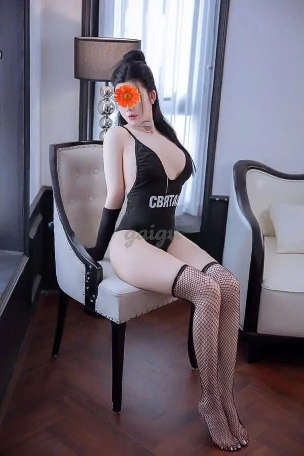 BÉ CHERRY_ XINH DÂM LÀM TÌNH CHUYÊN NGHIỆP