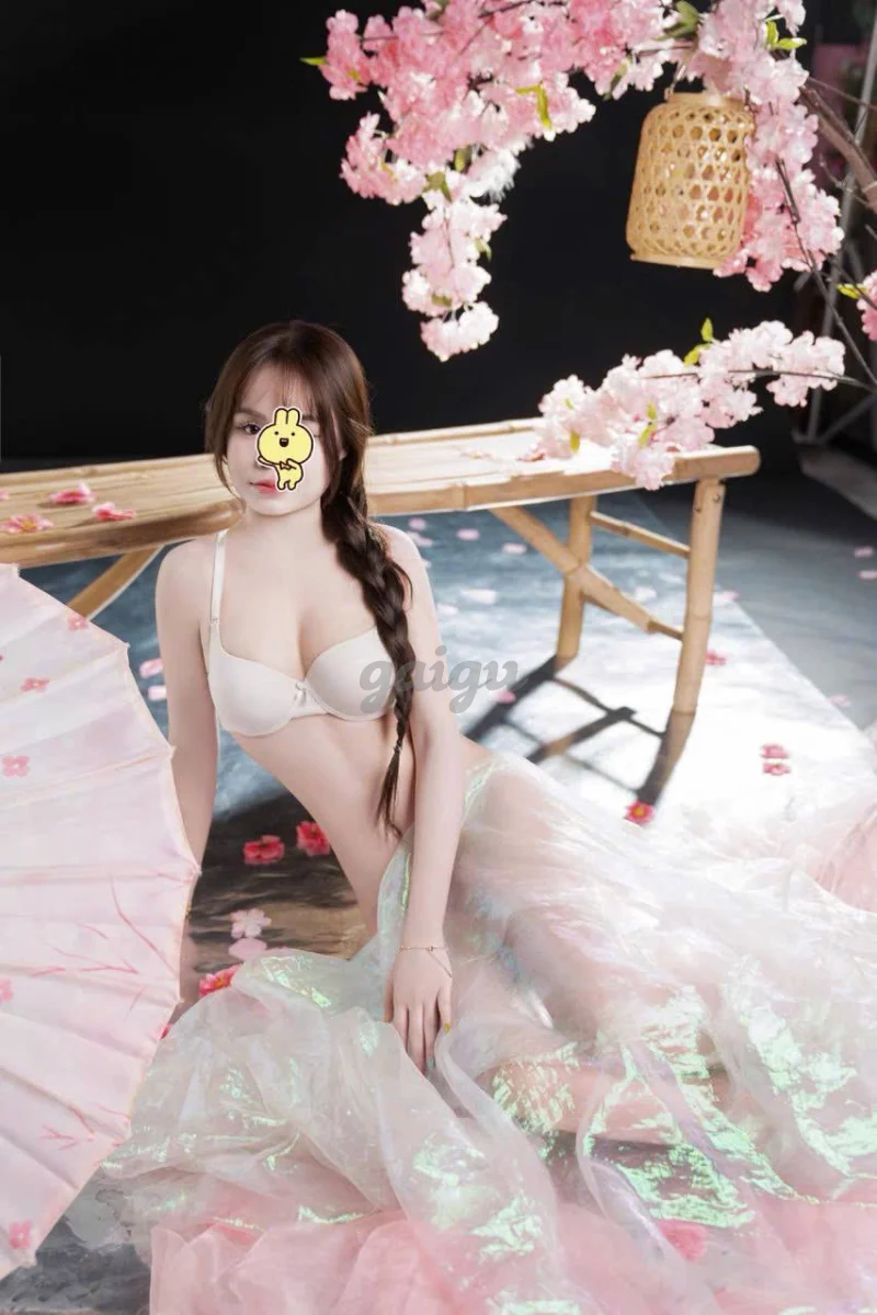 Anh Thư Nhiệt Tình Ngoan Ngoãn