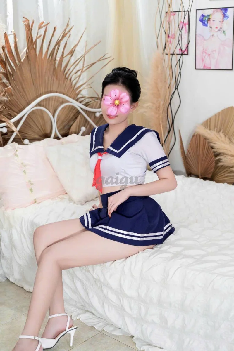 Băng Di xinh đẹp sắc sảo Phục vụ chu đáo cosplay sexy : Hầu gái , nữ sinh ren lưới lọt khe..