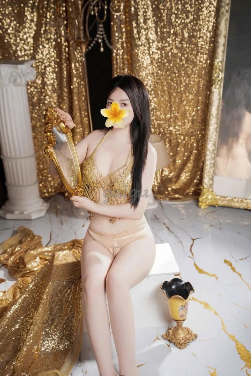 Linh Nhi:Thiếu nữ Sexy - Dáng xinh Ngực đẹp ,da trắng cực xinh