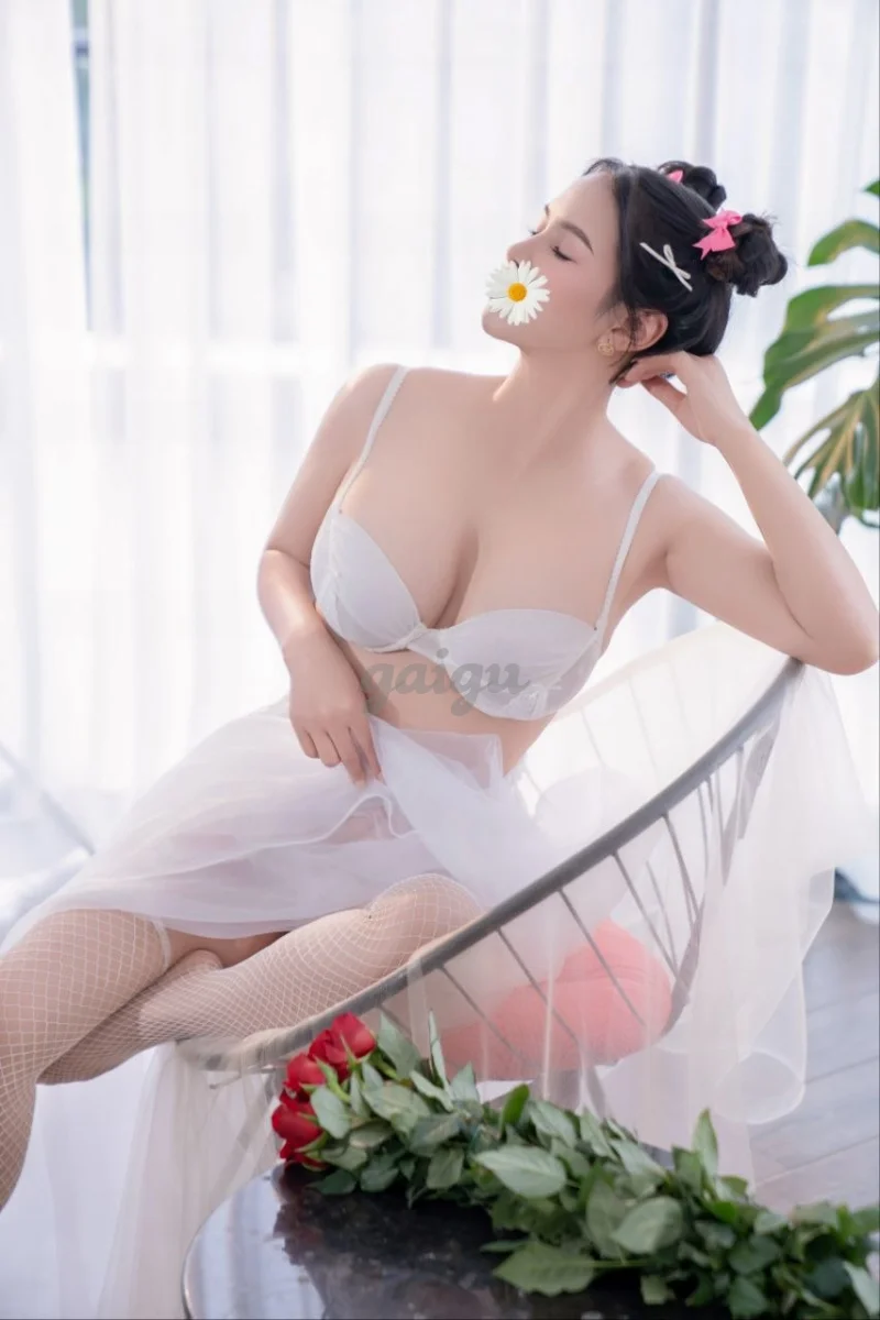 Thảo My_ Gái xinh chiều khách, kỹ năng cực tốt