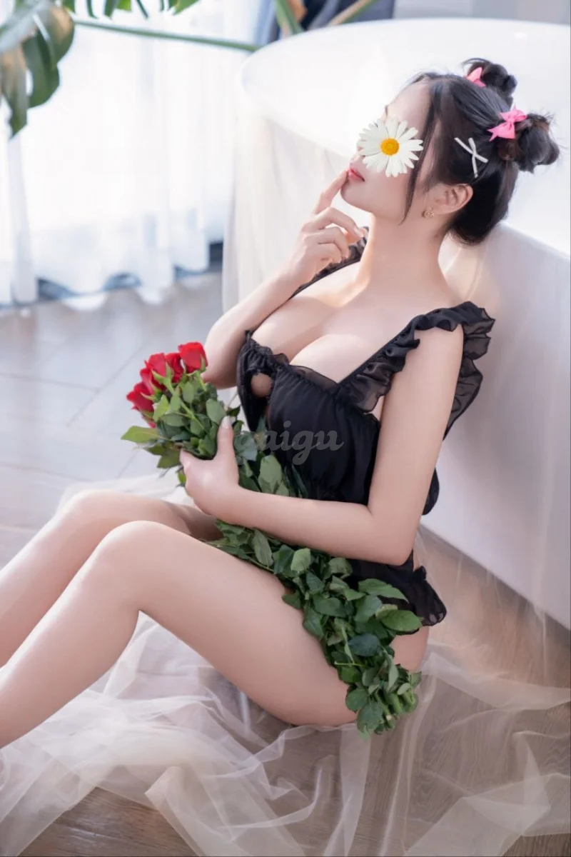 Thảo My_ Gái xinh chiều khách, kỹ năng cực tốt