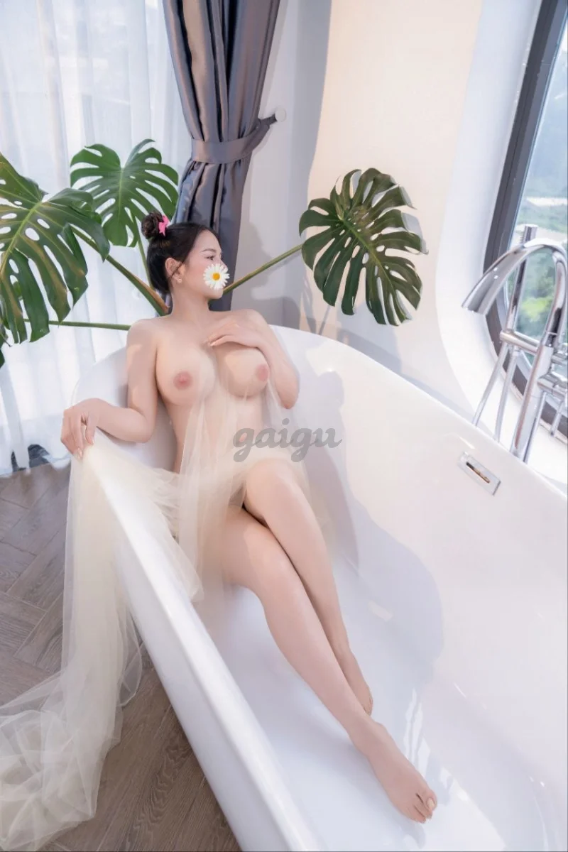 Thảo My_ Gái xinh chiều khách, kỹ năng cực tốt