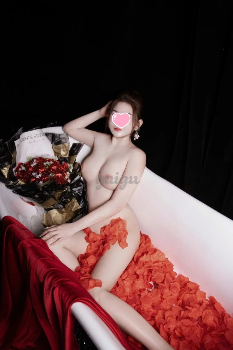 Linh Anh  Girl Xinh Vú To Ngọt Ngào - Tình Cảm Quyến Rũ Say Mê