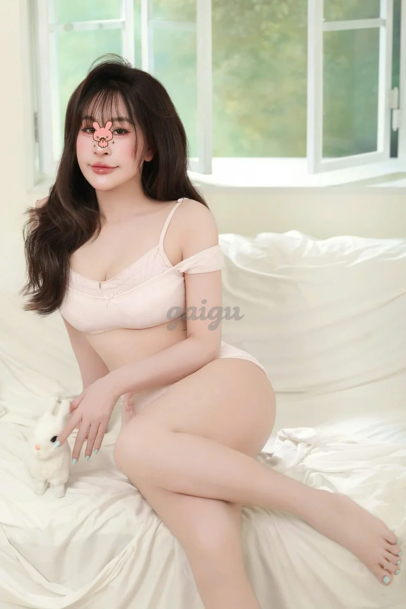 Trang Anh - Girl Xinh Cực Kì Chiều Khách !