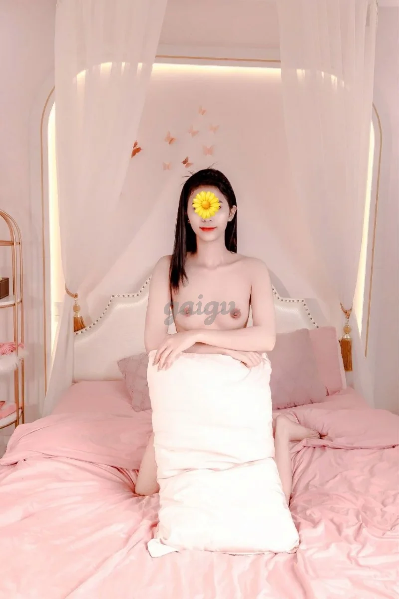 Bé Linh Xinh Đẹp Quyến Rũ
