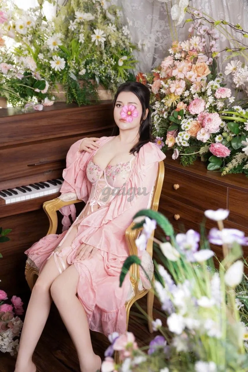 HUYỀN ANH - HÀNG MỚI SIÊU CHIỀU KHÁCH