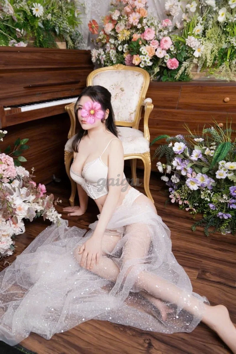 HUYỀN ANH - HÀNG MỚI SIÊU CHIỀU KHÁCH