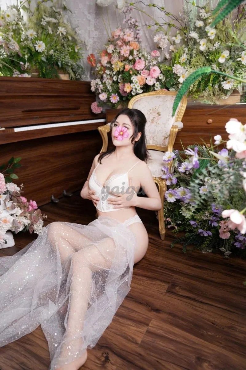 HUYỀN ANH - HÀNG MỚI SIÊU CHIỀU KHÁCH