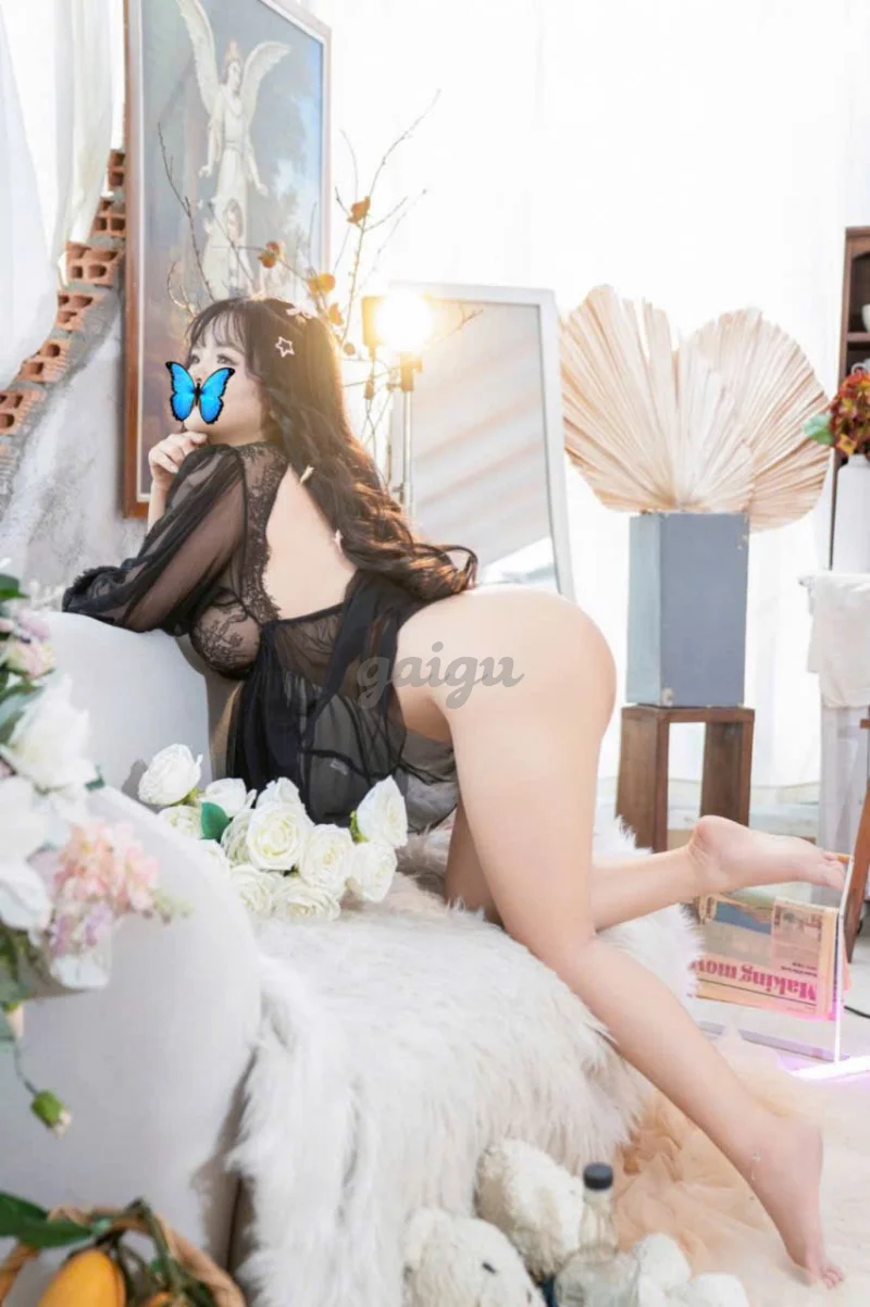 QUỲNH CHI DỊU DÀNG,XINH XẮN,NGỰC TO,SEVRICE TỐT YÊU NGHỀ