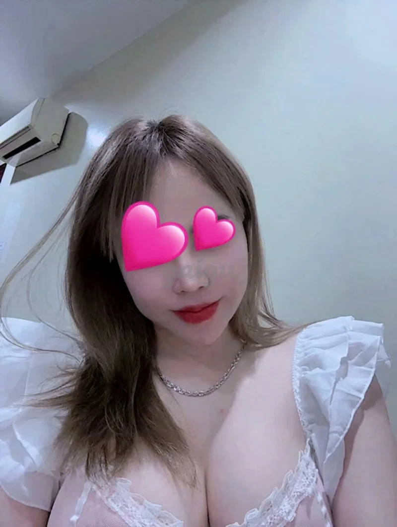 Tú Linh 🌸 hàng chiều chuộng, ngoan xinh , nhiệt tình.