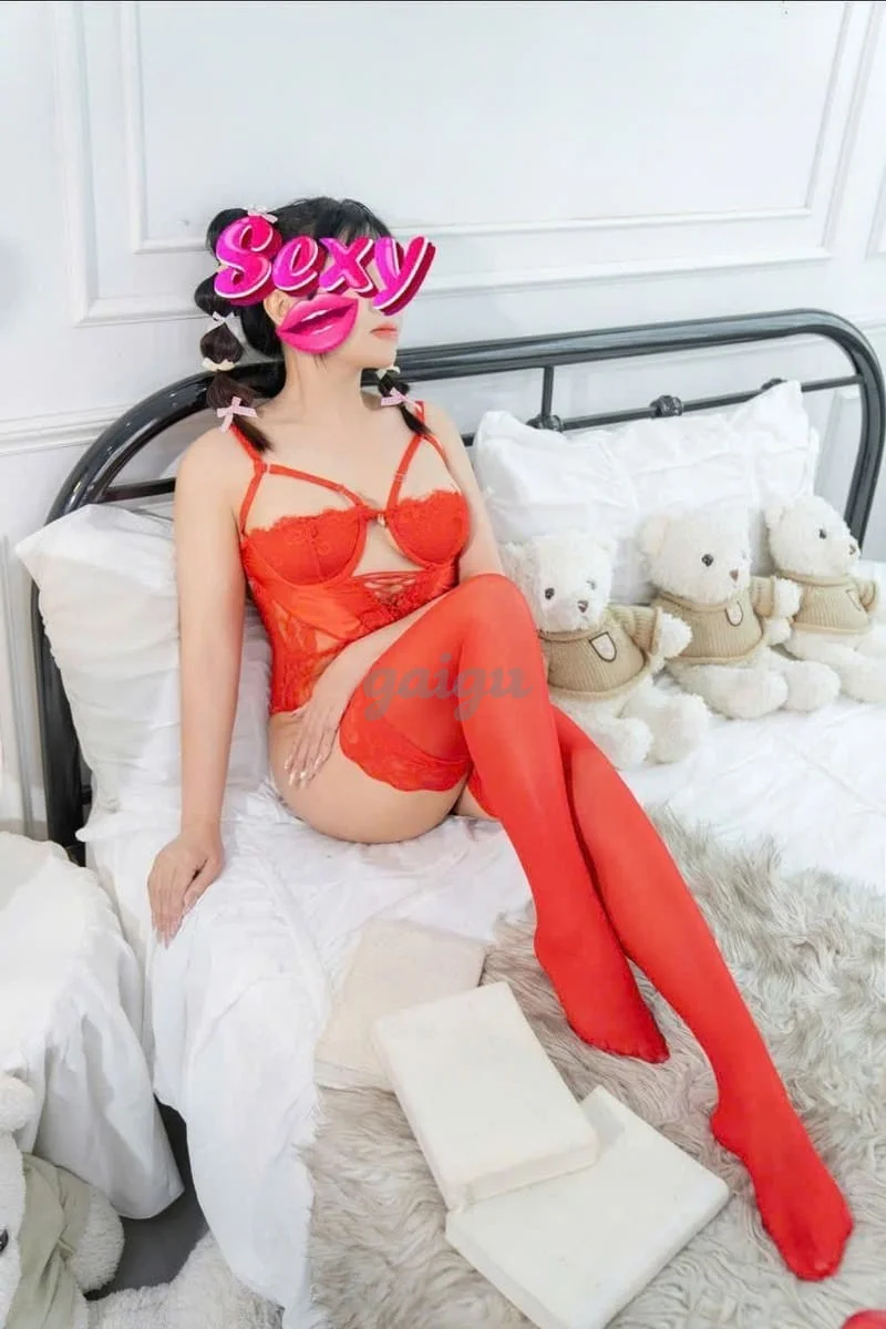 Gái dâm Quỳnh Anh_ Body gợi cảm, làm tình phê