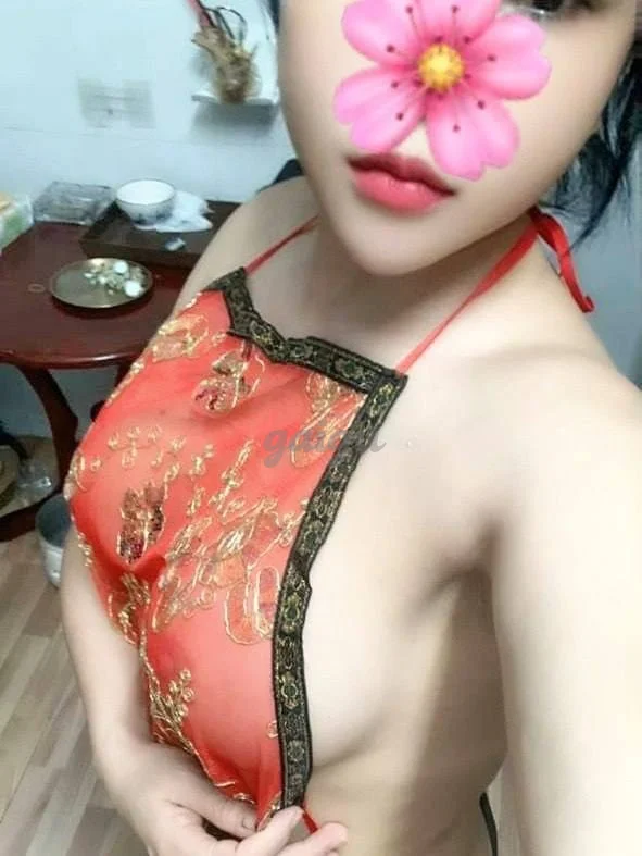 MY SÓI GÁI ĐẸP GIÁ RẺ, SẬP SÀN