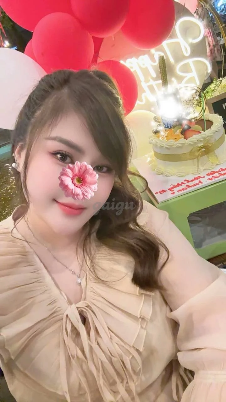 MAI HOA --- XINH, DÂM NHƯ NGƯỜI YÊU