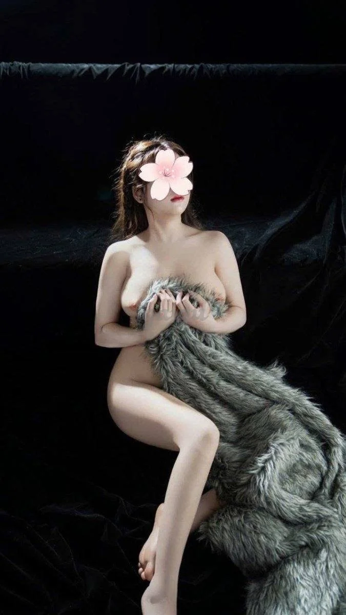 ✨LINH TRANG✨☘️❤️✨BODY SEXY NÓNG BỎNG☀ÁNH MẮT ĐƯA TÌNH BIỂU CẢM DÂM ĐÃNG KHI LÀM VIỆC MỘT E HÀNG ĐẬM