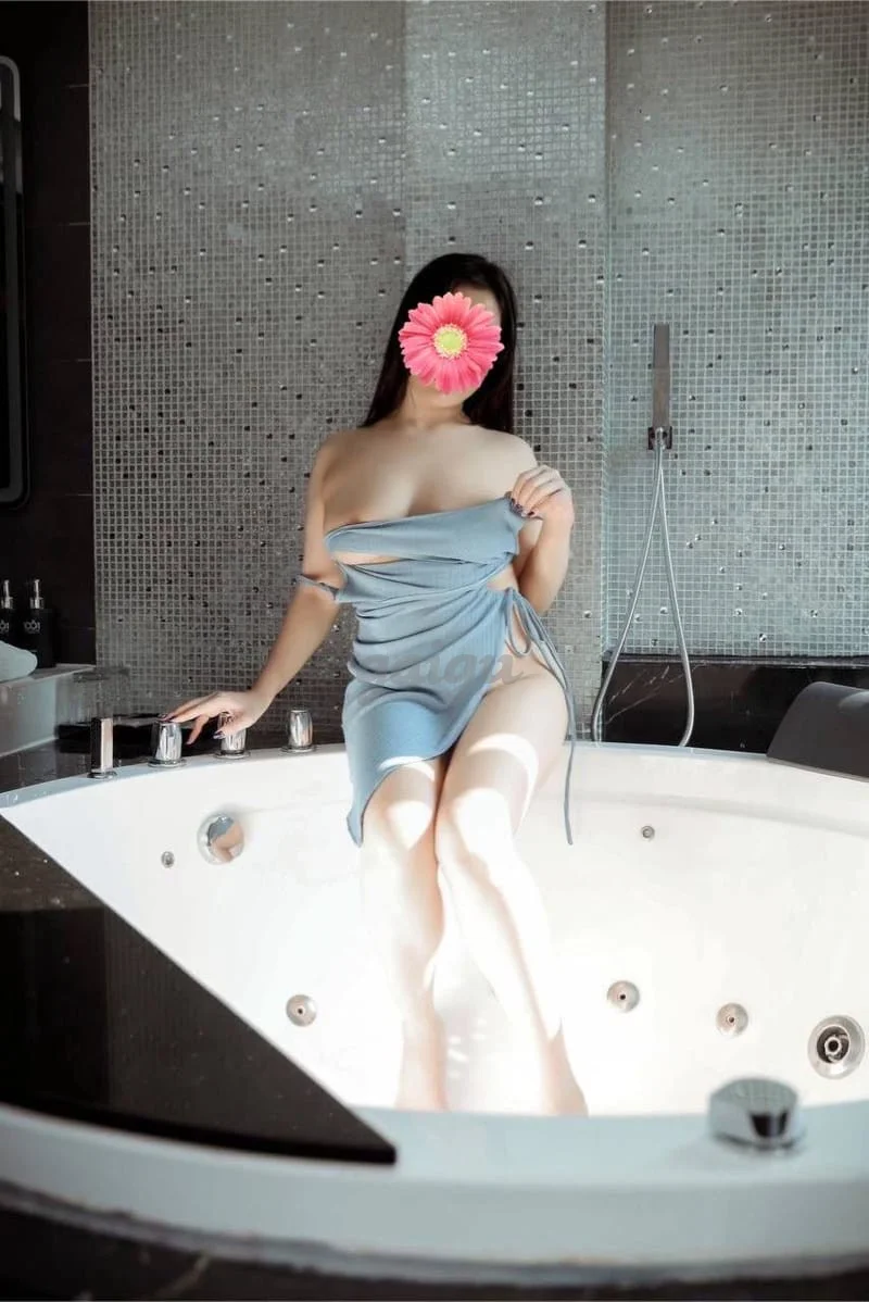 Tuyết Mai - Em gái sexy, quyến rũ