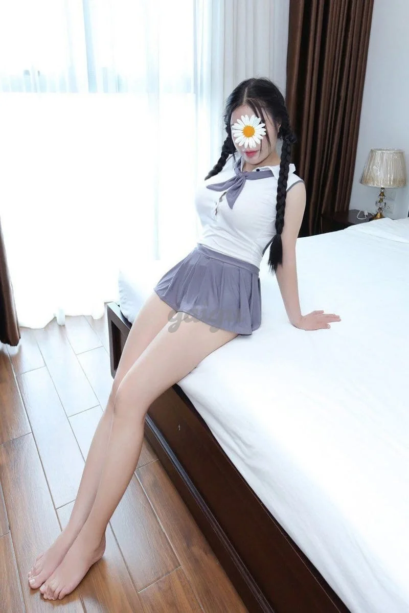 Bích Diệp-BODY CỰC ĐẸP CÙNG VỚI NỤ CƯỜI NGỌT NGÀO-BÍM HỒNG VÚ CĂNG -MANG ĐẾN CHO ANH EM GIÂY PHÚT CỰ