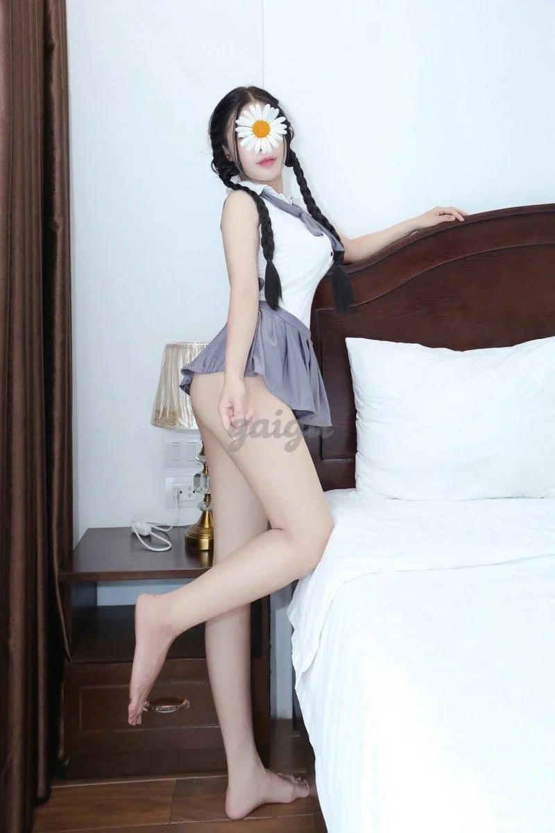 Lan Chi-❤️EM HÀNG NON XINH -DA TRẮNG- BODY SEXY NÓNG BỎNG LÀM TÌNH CHUYÊN NGHIỆP CHIỀU CHUỘNG HẾT NẤ