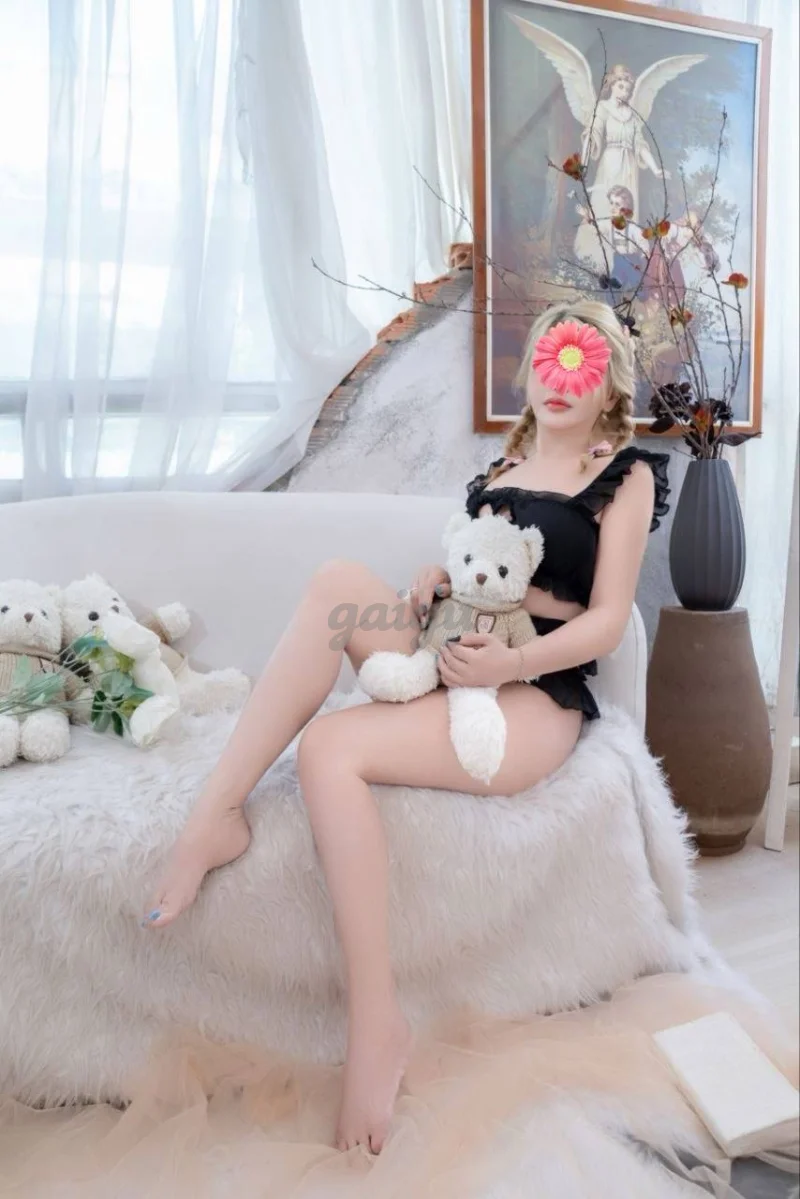 Lili - BƯỚM XINH, MƯỚT MÁT-YÊU CHIỀU KHÁCH